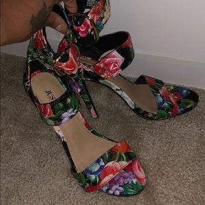 Flowered heels